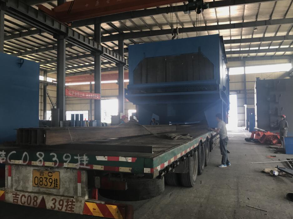 成功發(fā)貨至廣西南寧一臺(tái)環(huán)保節(jié)能的H型鋼結(jié)構(gòu)拋丸機(jī) 1